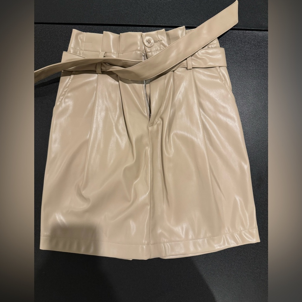 Kendall & Kylie Tan and Cream Faux Leather Skirt